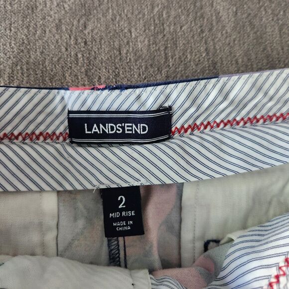 Lands End Shorts Womens Size 2 mid rise Blue floral shorts 7” inseam - Picture 3 of 10